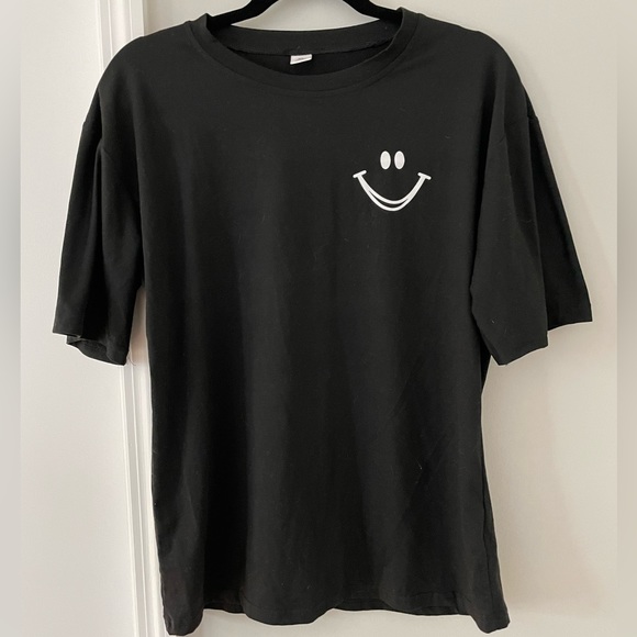 NWOT YesStyle Smiley Face Tee - Picture 1 of 3